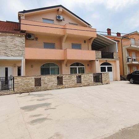 Apartments Ema Ivanica Εξωτερικό φωτογραφία