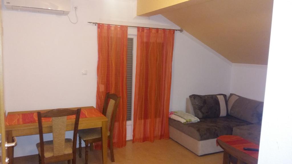 Apartments Ema Ivanica Εξωτερικό φωτογραφία