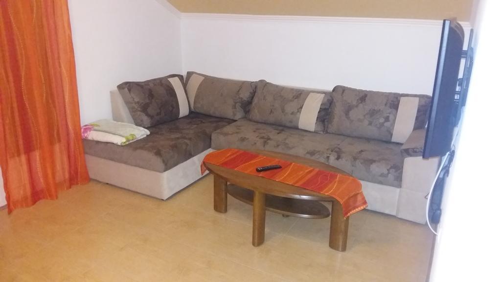Apartments Ema Ivanica Εξωτερικό φωτογραφία