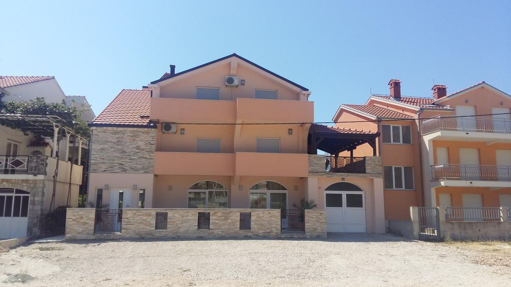 Apartments Ema Ivanica Εξωτερικό φωτογραφία