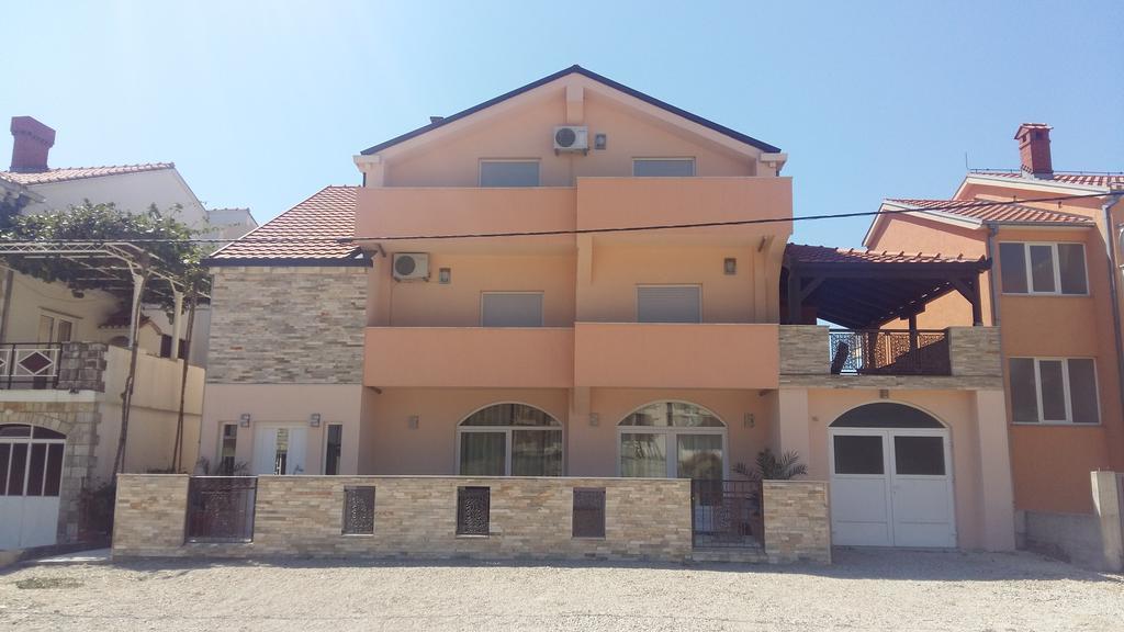 Apartments Ema Ivanica Εξωτερικό φωτογραφία
