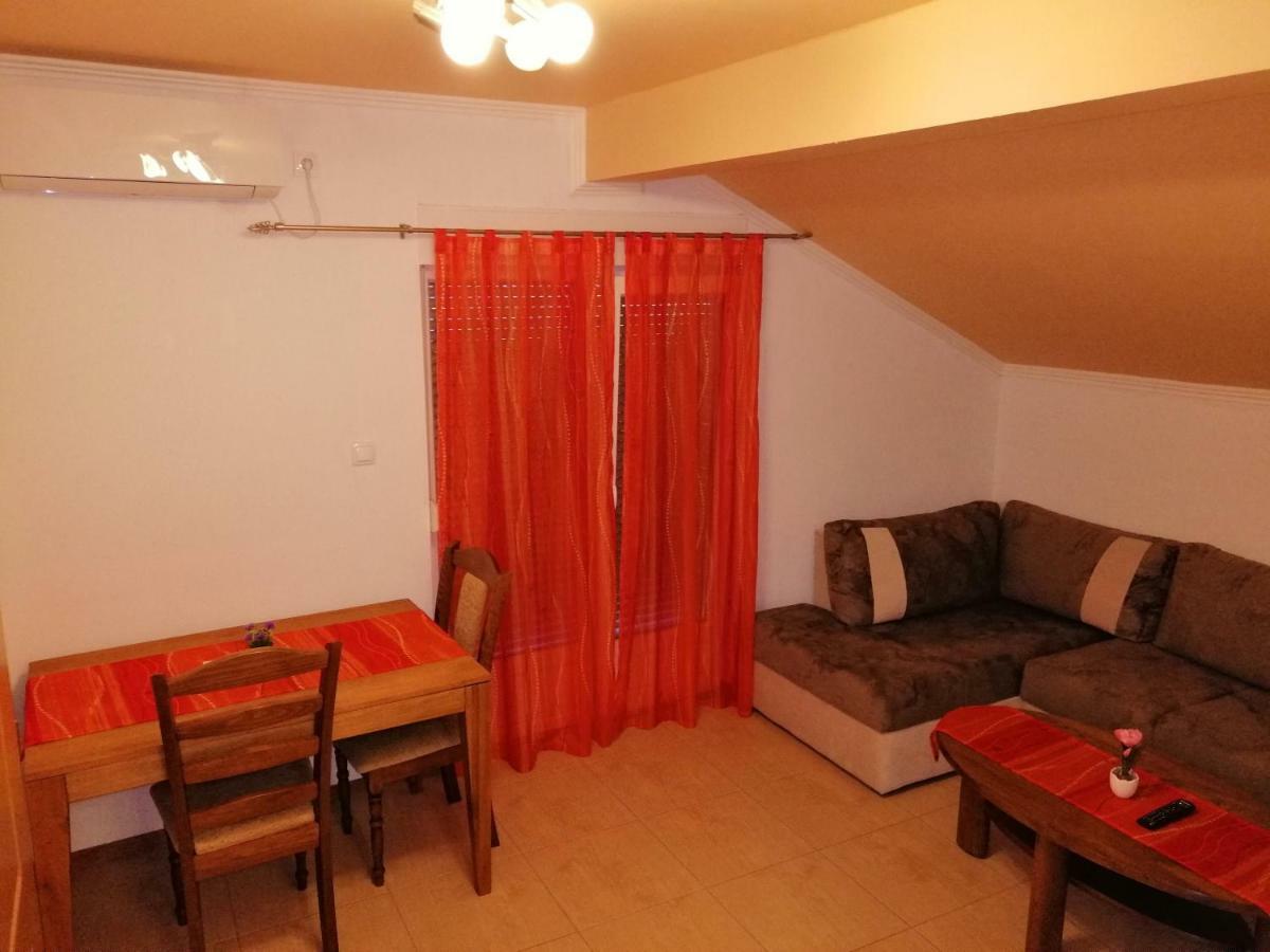 Apartments Ema Ivanica Εξωτερικό φωτογραφία